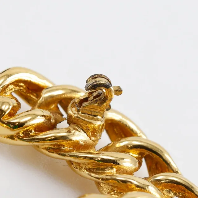 Chanel Chain Coco Mark Brooch in Black Gold-plated metal from LuxUness, photo 5 of 6