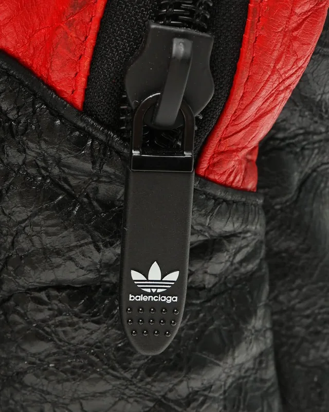 Balenciaga X Adidas Weekend Bag in Leather from A Retro Tale, photo 8 of 15