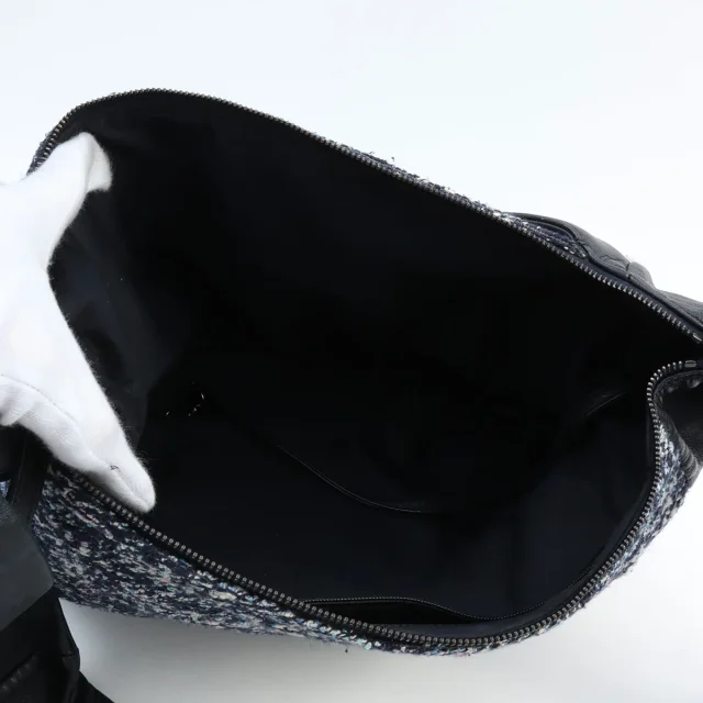 Circa 2015 Chanel Jacket Motif Girl Shoulder Bag in Navy/Black/Multi in Black Tweed from VINTAGE QOO TOKYO, photo 5 of 12