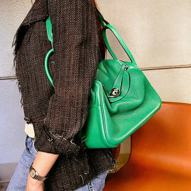 Hermès 2017 Lindy 26 Vert Vertigo in Green Clemence leather from VINTAGE QOO TOKYO