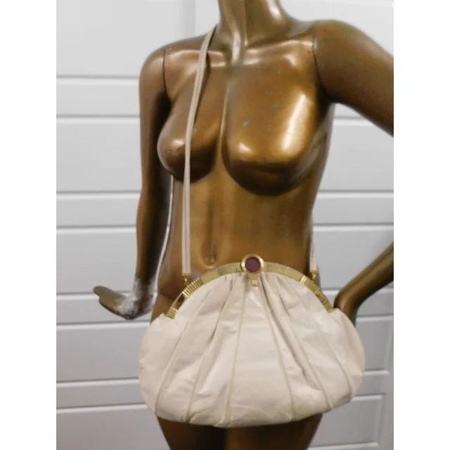 Judith Leiber Large Beige Karung Leather Pink Quartz Cameo Clutch Shoulder Bag in gold|pink|red Leather from Poshmark, photo 4 of 13