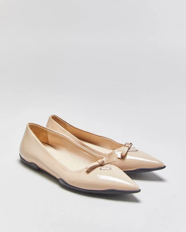 Prada Patent Leather Pointed Toe Bow Ballet Flats - UK3.5 in Patent leather from Rokit Vintage