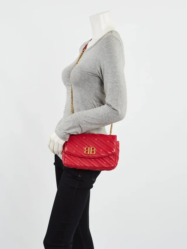 Balenciaga Red Quilted Embossed Leather BB Chain Round Small Flap Bag in Red Leather from Yoogis, photo 2 of 12
