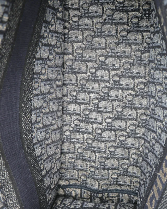 Dior Medium Oblique Book Tote Bag in Canvas from A Retro Tale, photo 8 of 9