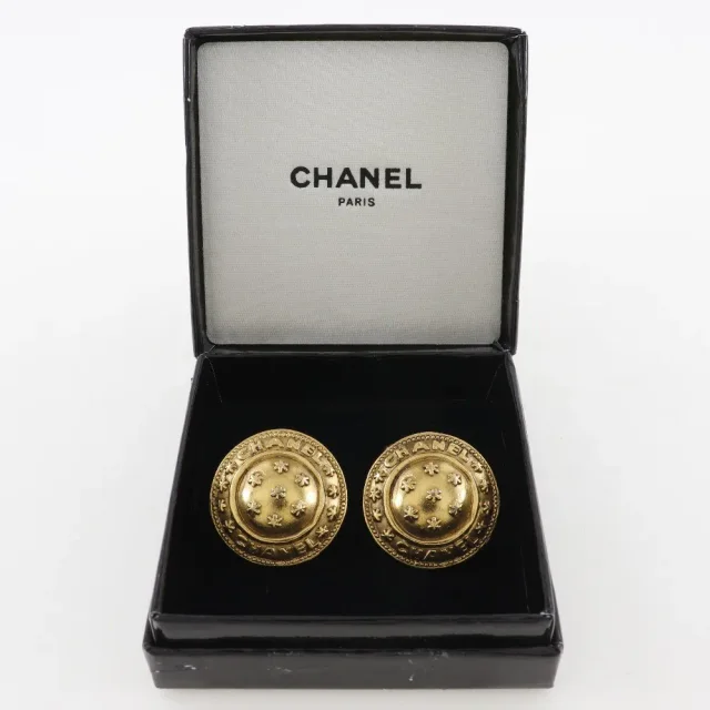 Chanel Vintage Logo Round Plated Gold _plated Jewelry in Gold from HEWI, photo 7 of 7
