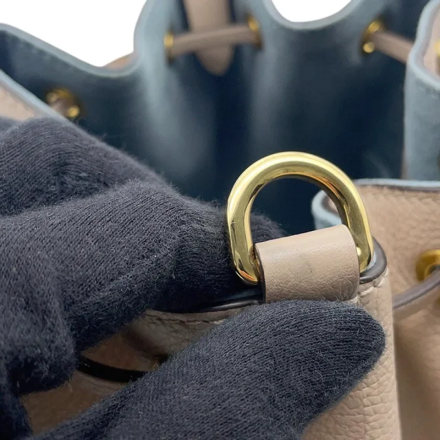Louis Vuitton Lockme Bucket NV BeigeM57688 Leather in Leather from GALLERY RARE, photo 14 of 19