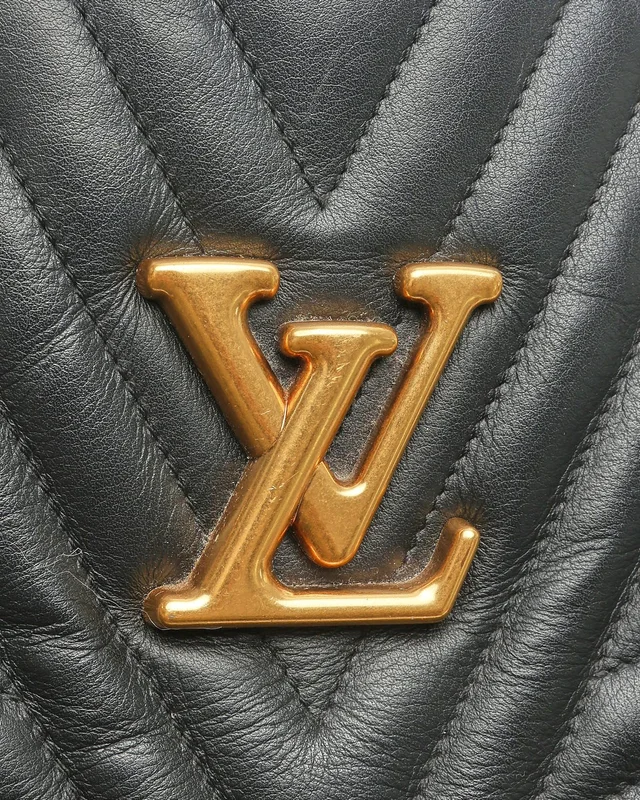 Louis Vuitton New Wave Chain Tote Bag in Calfskin from A Retro Tale, photo 6 of 9