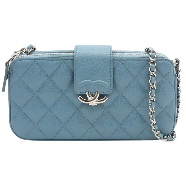 Chanel 2019年頃製 キャビアスキンCCマークプレートポーチショルダーバッグ アイスブルー from VINTAGE QOO TOKYO