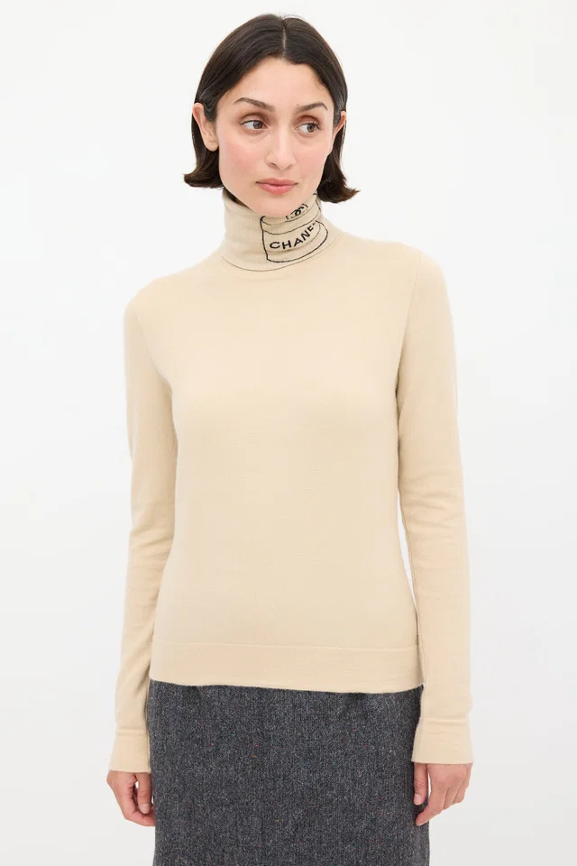 Chanel FW 2004 Cashmere Turtleneck in Cashmere from VSP Consignment