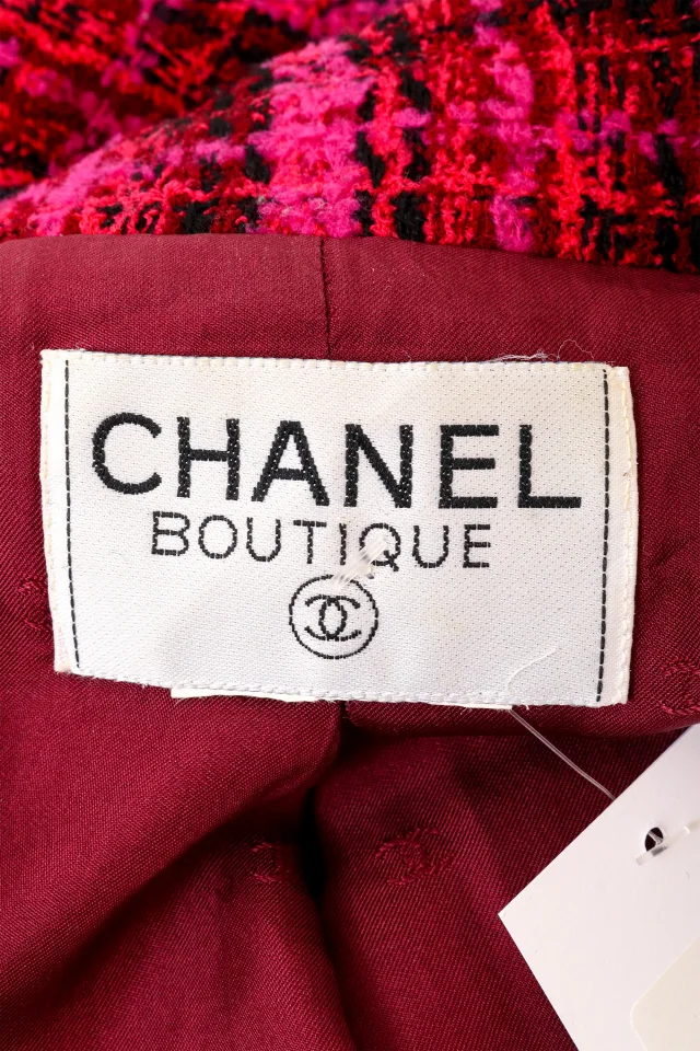 Chanel 1995 F/W Bouclé Belted Coat in Tweed from Recess LA, photo 8 of 8