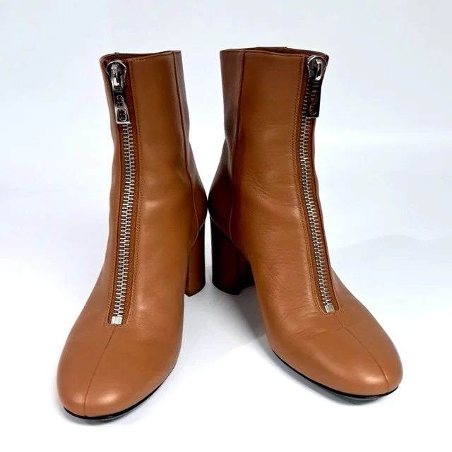 Hermès 에르메스 앵클 부츠 from GUGUS