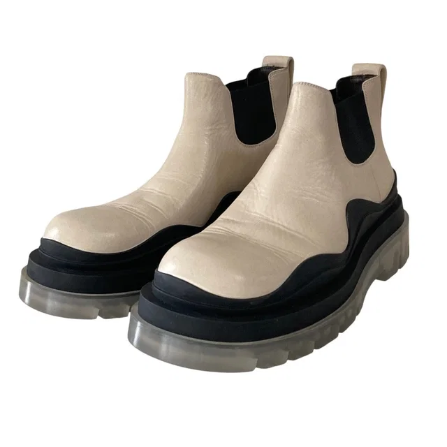 Bottega Veneta TIRE Leather Chelsea Boots in Leather from LuxUness