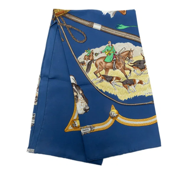 Blue Hermès Le Laisser Courre Silk Scarf 90 Scarves in Blue Silk from Designer Revival