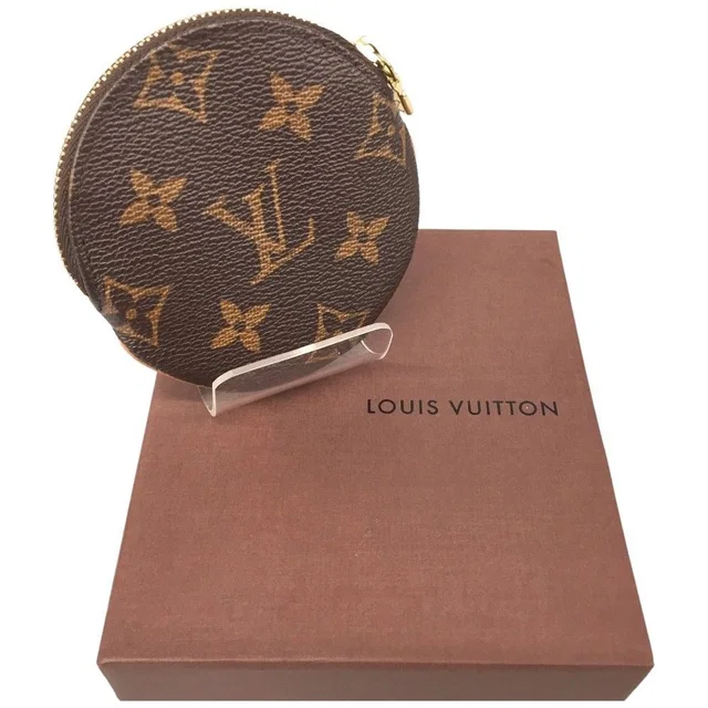 Louis Vuitton Coin Case Monogram Porte Monet Ron from The Reluxe