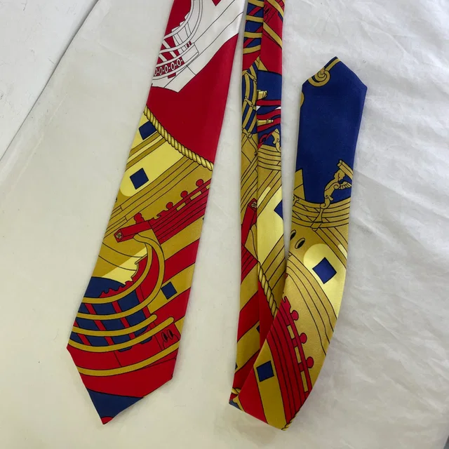 Hermès Vintage Pentagram Silk Tie in 100% Silk from Reowned
