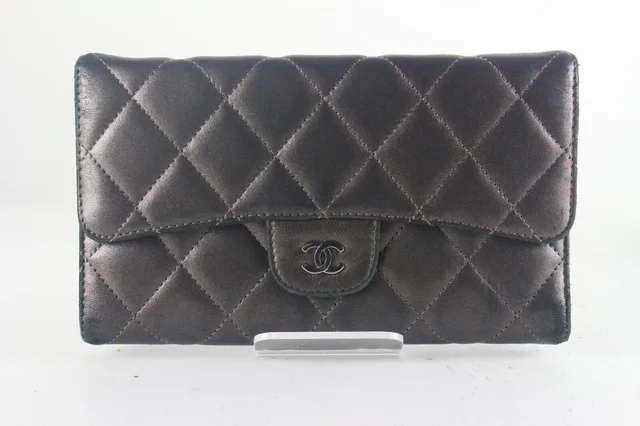 Chanel Charcoal Grey Leathe Classic Flap Wallet in Grey from Bagriculture