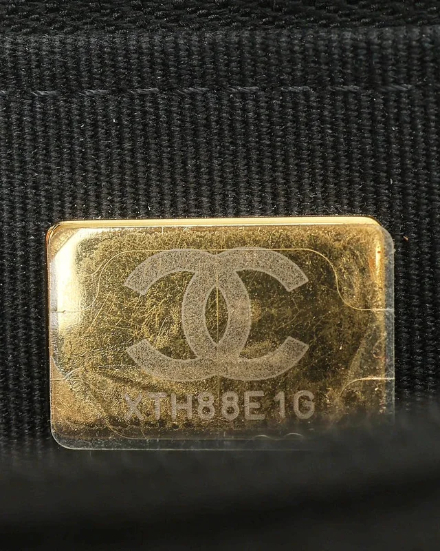 Chanel Wallet on Chain in Leather from A Retro Tale, photo 8 of 9