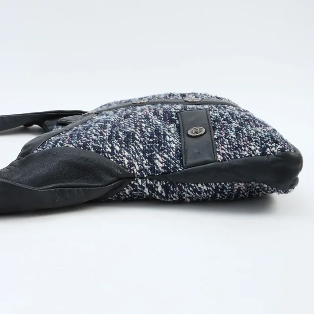 Circa 2015 Chanel Jacket Motif Girl Shoulder Bag in Navy/Black/Multi in Black Tweed from VINTAGE QOO TOKYO, photo 3 of 12