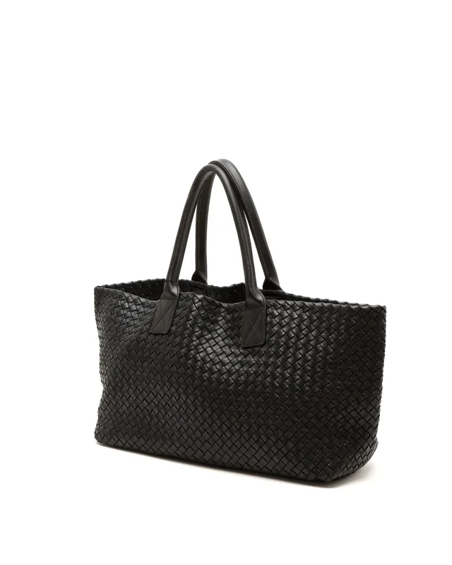 Bottega Veneta Intrecciato Cabat MM Tote Bag in Woven leather from A Retro Tale, photo 3 of 8