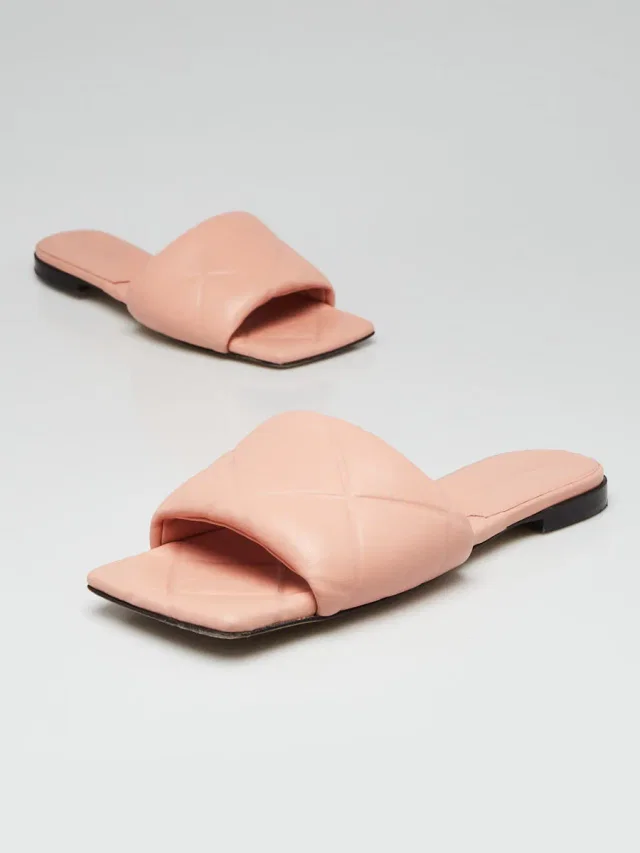 Bottega Veneta Pink Embossed Leather Lido Flat Sandals 7.5/38 in Pink Leather from Yoogis