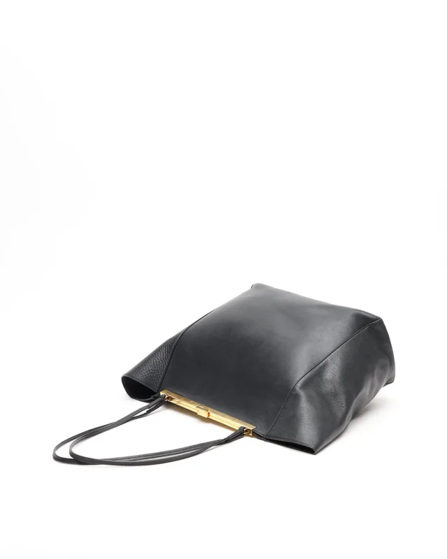 Celine Clasp Tote Bag in Leather from A Retro Tale, photo 5 of 13