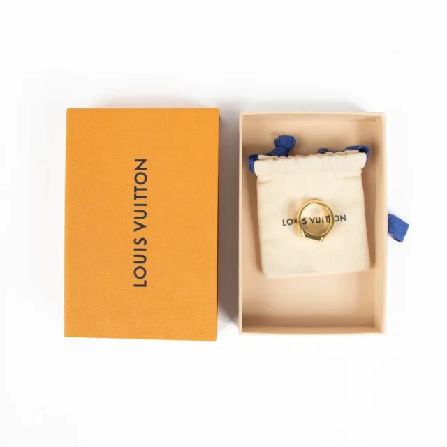 Louis Vuitton tone Signet Ring - Size M in Gold from Labellov, photo 2 of 4