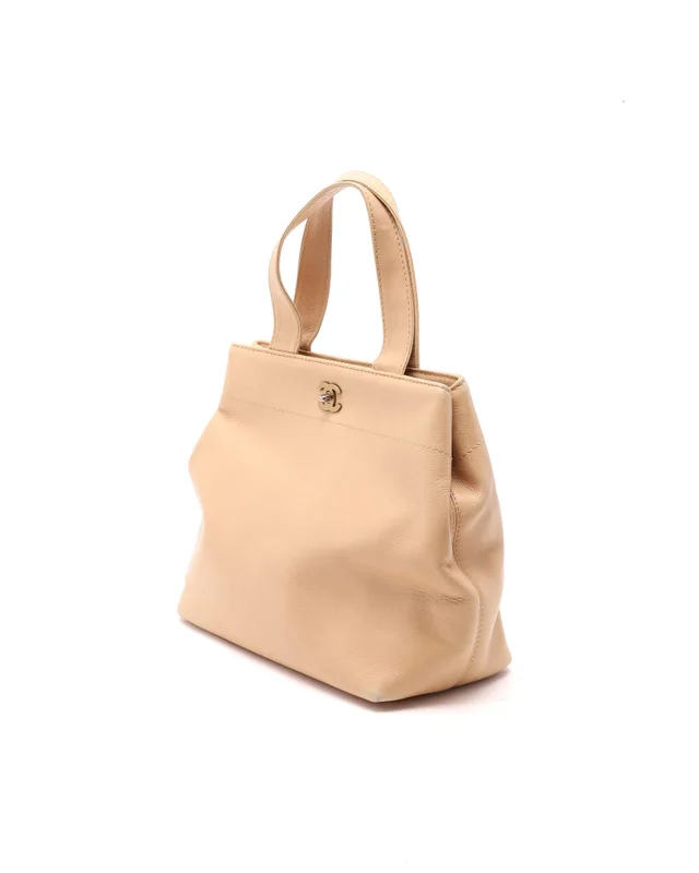 Chanel CC Tote Bag in Leather from A Retro Tale, photo 2 of 12