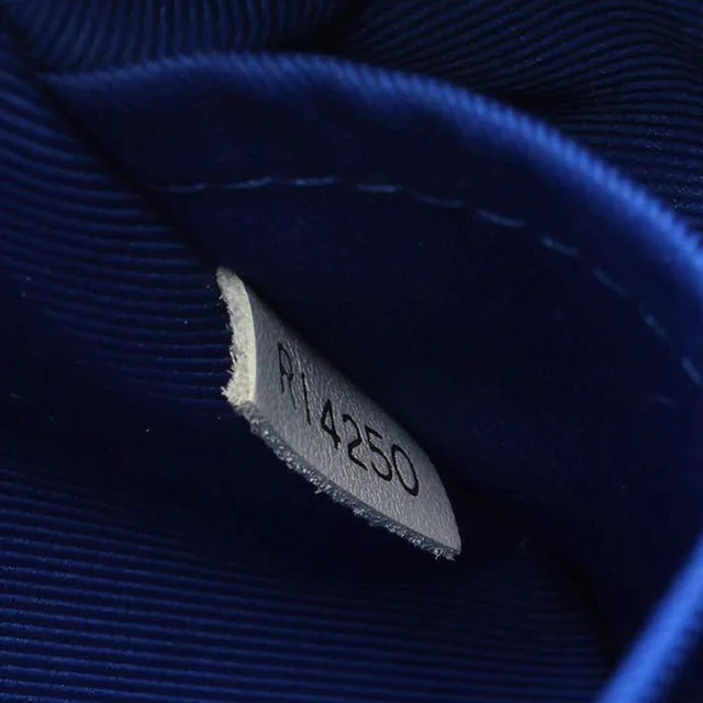 Louis Vuitton x NBA Monogram Nil Messenger Antarctica Bag in Coated canvas from A Retro Tale, photo 10 of 11