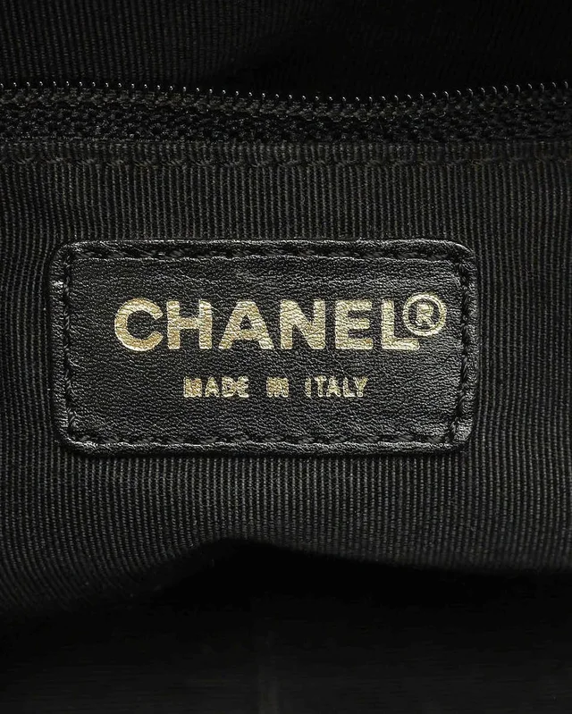 Chanel CC Patent Chain Bag in Patent leather from A Retro Tale, photo 6 of 8