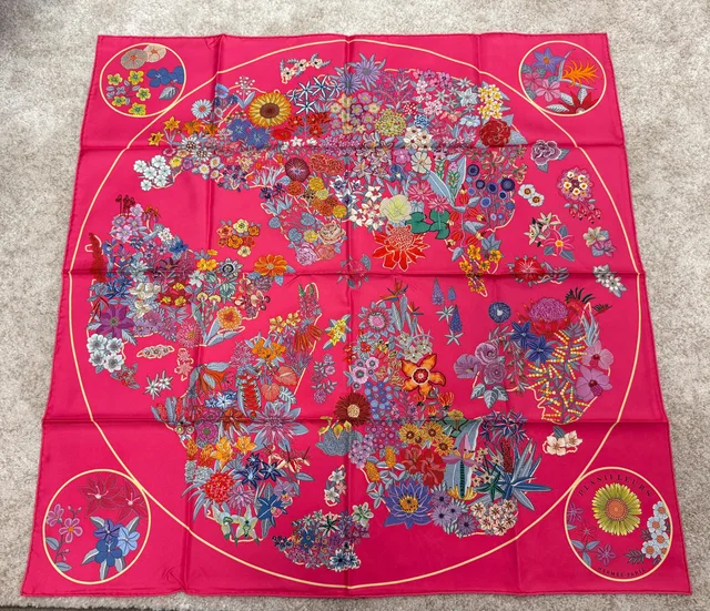 HK LOCATED*HERMÈS PLANIFLEURS SILK SCARF 90 Pink in Pink Silk from Luxury Promise
