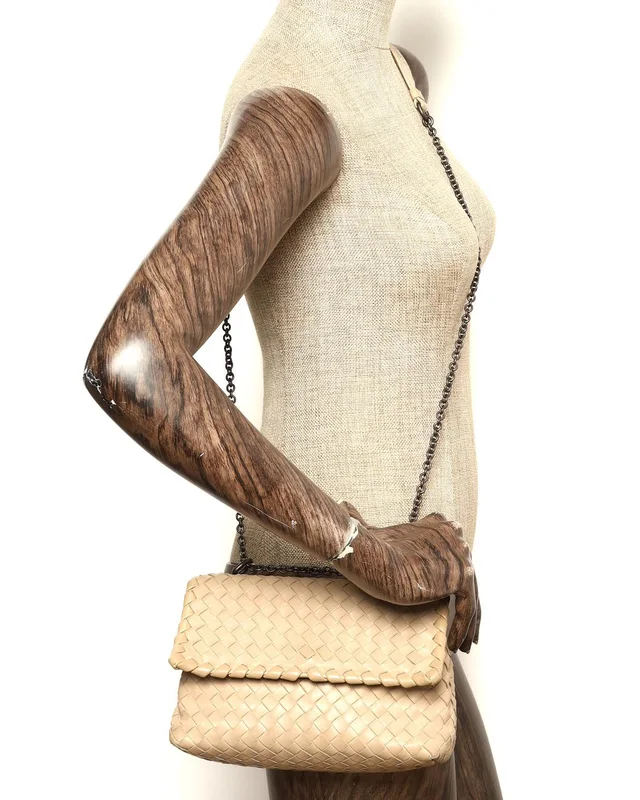 Bottega Veneta Intrecciato Olimpia Bag in Woven leather from A Retro Tale, photo 9 of 9