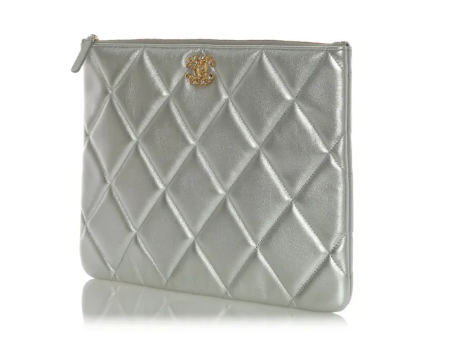 Chanel Large Metallic Silver Quilted Lambskin O Case in Silver Lambskin from Ann's Fabulous Finds, photo 3 of 9