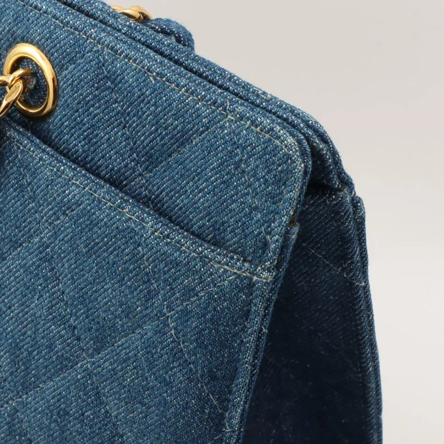Chanel Indigo Denim Matelassé Stitch CC Turn-Lock Chain Handbag, Circa 1998 in Denim from VINTAGE QOO TOKYO, photo 14 of 18