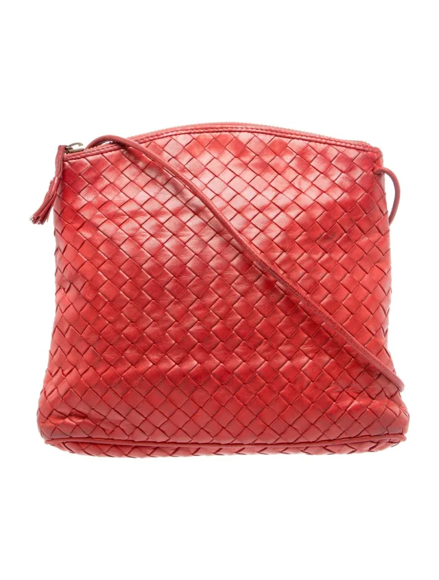 Bottega Veneta Intrecciato Crossbody Bag Vintage in red Woven leather from The RealReal