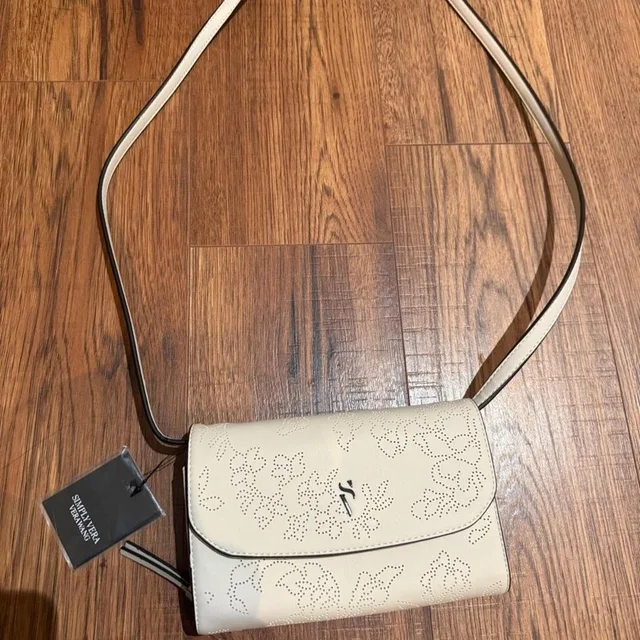 Stella McCartney Women's Crossbody bags - Cream/Tan in brown|neutral from Depop, photo 1 of 1