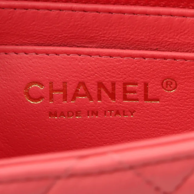 Chanel 2020年頃製 クラシックフラップチェーンバッグミニ ピンク from VINTAGE QOO TOKYO, photo 1 of 1