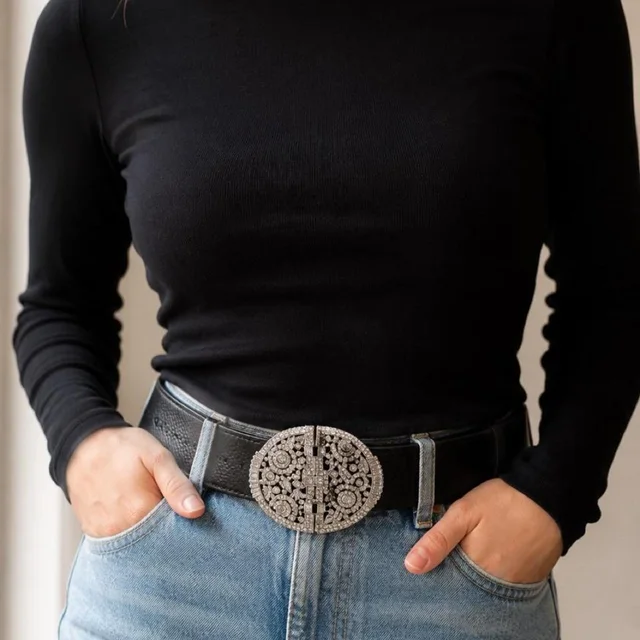 Judith Leiber Women's Belt - Black in black from Depop, photo 1 of 1