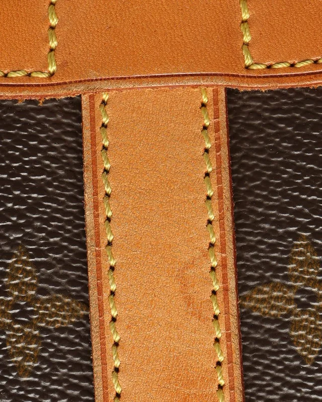 Louis Vuitton Monogram Saumur 30 Bag in Coated canvas from A Retro Tale, photo 7 of 9
