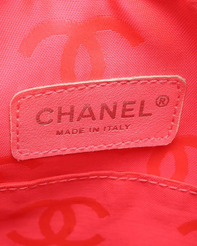 Chanel Cambon Ligne Crossbody Bag in Leather from A Retro Tale, photo 5 of 7