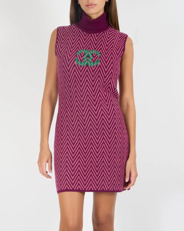 Chanel Fall 2021 Pink and Purple Cashmere Knit High-Neck Sleeveless Midi Dress with ZigZag Pattern… in Green Cashmere from Sellier