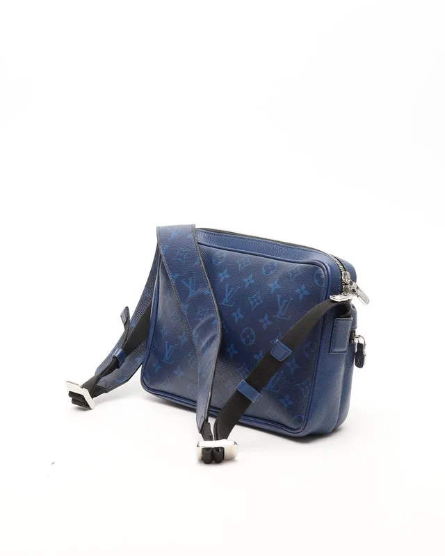 Louis Vuitton Taiga Outdoor Messenger PM Bag in Coated canvas from A Retro Tale, photo 3 of 14