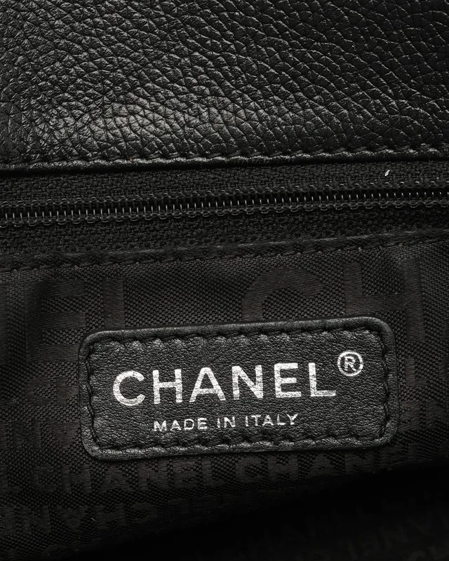 Chanel Reissue 2.55 Cerf Tote Bag in Caviar leather from A Retro Tale, photo 9 of 12