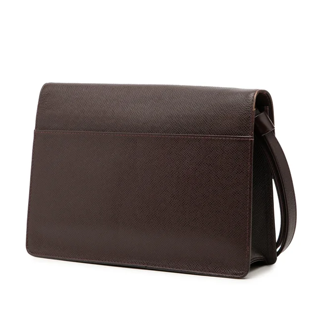 Brown Louis Vuitton Taiga Selenga Clutch Bag in Brown Leather from Designer Revival, photo 2 of 2