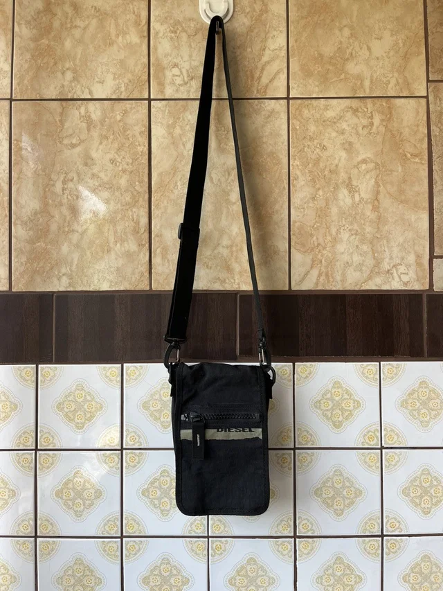 Diesel Vintage Messenger Bag in black from Grailed