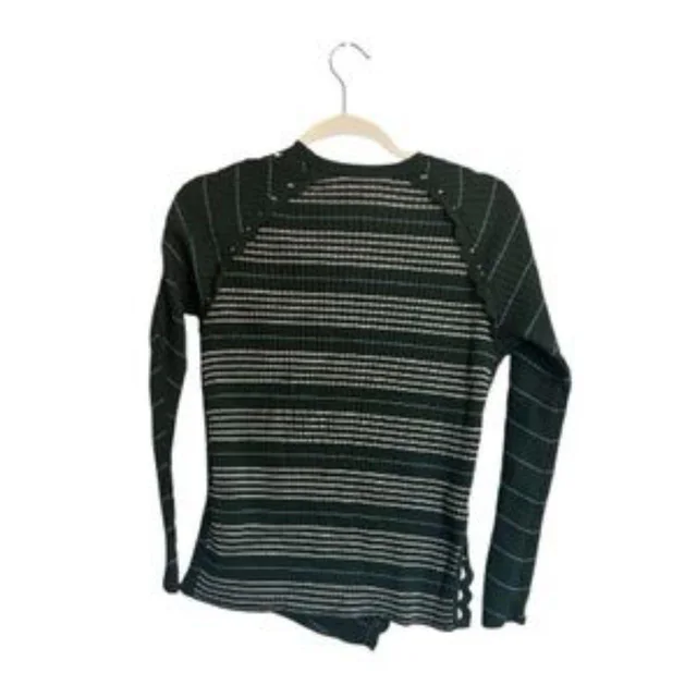 SIMKHAI Women's Sweater - Green/Blue - 30B in blue|green Nylon from Depop, photo 3 of 3