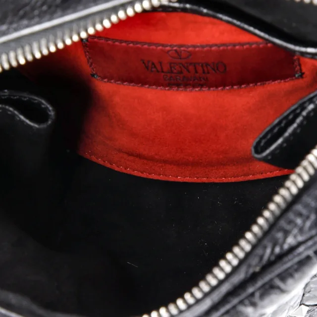 Valentino Garavani Rockstud Double Zip Camera Bag Quilted Crackled Leather in black Leather from Rebag, photo 5 of 7