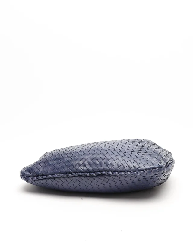 Bottega Veneta Medium Intrecciato Hobo Bag in Woven leather from A Retro Tale, photo 4 of 9