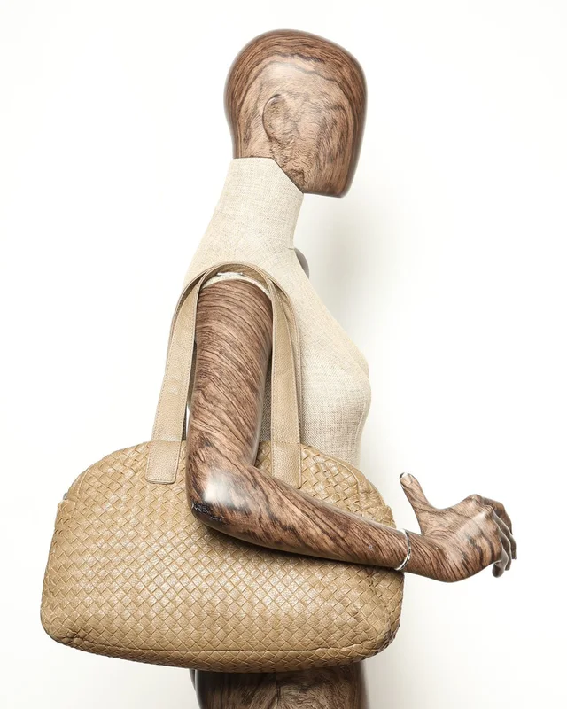 Bottega Veneta Intrecciato Boston Bag in Woven leather from A Retro Tale, photo 11 of 11