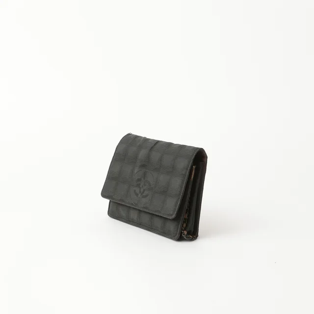 Chanel Travel Line Wallet On Chain Bag in Nylon from A Retro Tale, photo 2 of 11