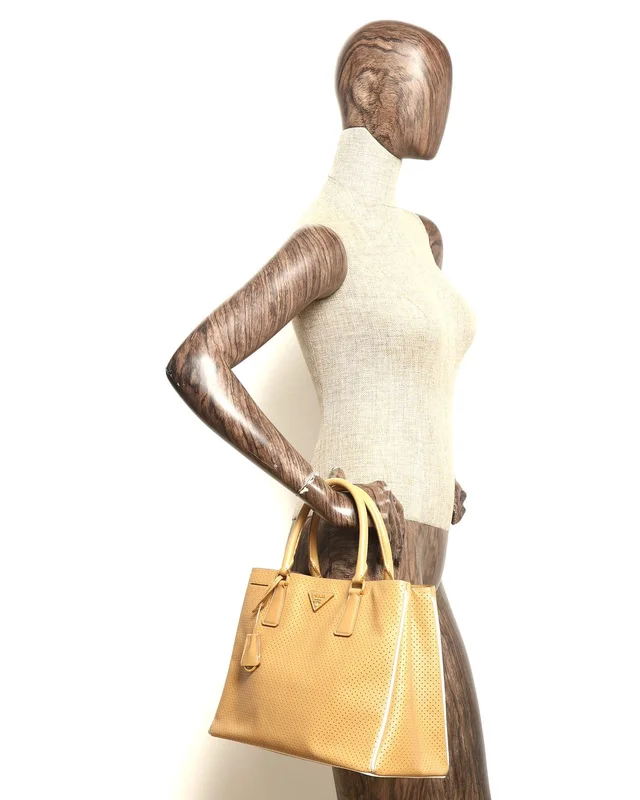Prada Saffiano Galleria Bag in Saffiano leather from A Retro Tale, photo 13 of 13